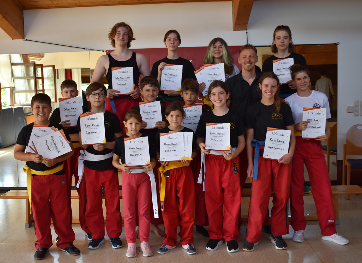 Erfolgreiche Modern Arnis Prüfung in der Oberpfalz Erfolgreiche Modern Arnis Prüfung in der Oberpfalz