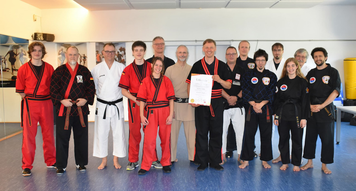 Erfolgreiche Modern Arnis Prüfung zum 6. Dan von Sebastian Wales