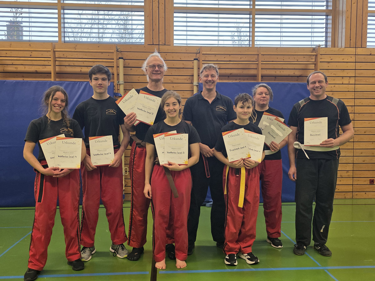 Erfolgreiche Modern Arnis Prüfung der Sportschule Wales in Pilsach