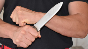 Modern Arnis in der Sportschule Wales - Klassische Kampfkunst mit Messer, Schwert und Dolch